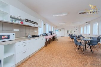 Na predaj ubytovací objekt v obci Koškovce – 26 izieb, parko - 6