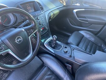 Opel Insignia sport tourer - 6