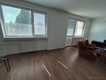 EXKLUZÍVNY DVOJGENERAČNÝ RODINNÝ DOM PO KOMPLETNEJ REKONŠTRU - 6