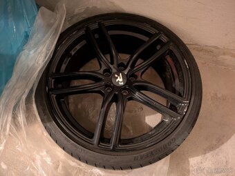Sada disky R3 model H1, čierny lak, 19" 5x108 + Pneu GY - 6