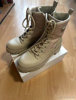 Krásne workery guess 38 - 6