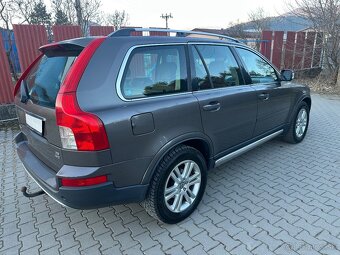Volvo XC90 2,4 D5 AWD manuál - 6