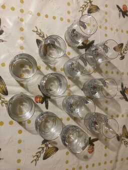 predám dve sady pohárov so vzorom - 6