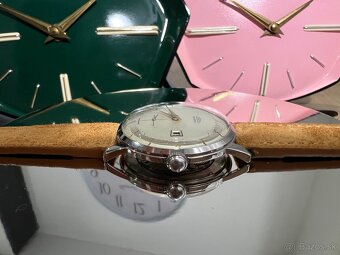 PRIM Traktor so sivým okružím - 6