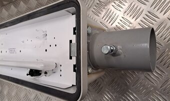 STLPOVÁ LAMPA 230V - 6