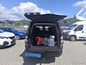 Land Rover Discovery 3.0 TDV6 SE - 6