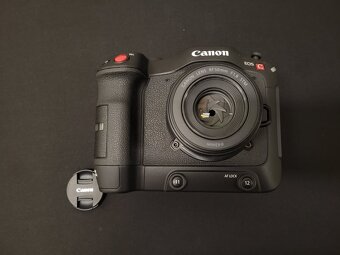 Canon C70 + RF 50mm f1.8 + Monitor - 6