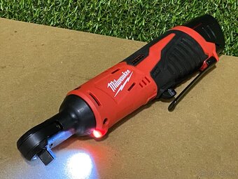 Milwaukee M12 IR Aku uťahovák račňový (3/8") - 6