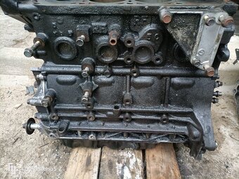 Rozpredám motor - prevodovku Mazda 5 - 6