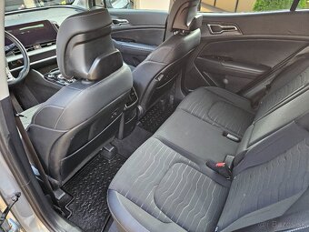 KIA Sportage 1.6 T-GDi mHEV Platinum A/T 4 x4 - 6