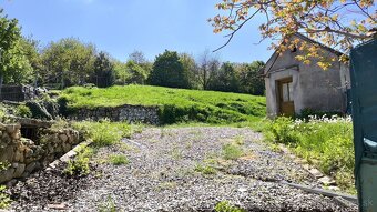 NA PREDAJ: Pozemok Podhorany 1403 m2 - 6