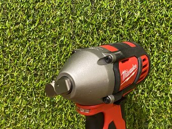 Milwaukee M18 BIW12 aku rázový uťahovák - 6