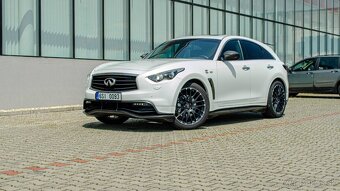 Infiniti FX Vettel by Brabus 309 kw 1 zo 150 - 6