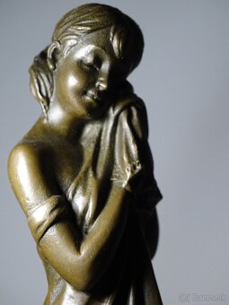 bronzová socha "The little sad one" sign.D.H.Chiparus 24cm - 6