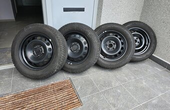 Predám zimné pneumatiky 215 /60/16 - 6