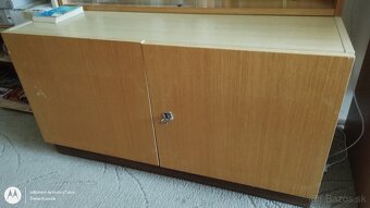 Predám PC stolík, zachovalý, s výsuvnou políčkou pre kláveic - 6