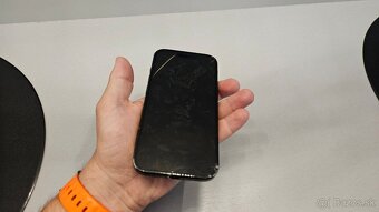 Apple iPhone 15 - rozbitý, zablokovaný, nájdený, na diely - 6