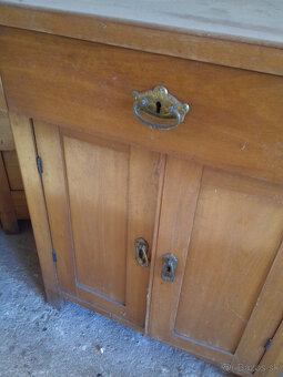 Zrkadlová skrinka - 6