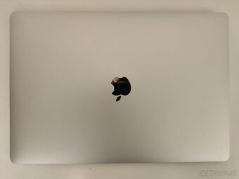 Apple MacBook Pro 15 (2018) | Intel Core i7 • 16 GB RAM • 25 - 6