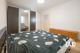 NA PREDAJ I 1-izbový čiastočne rekonštr. byt, Hurbanova ul. - 6