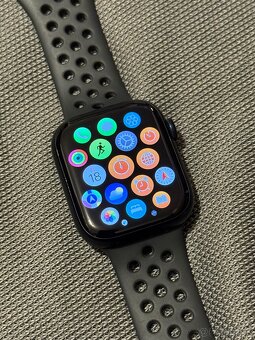 Apple Watch 7 45mm - Pekný stav 93% baterka Nike verzia - 6