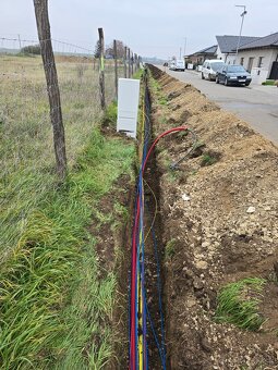 Stavebný pozemok 690 m², Vrádište s IS - 6