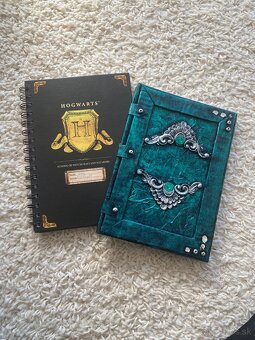 harry potter set (plášť,vajce,prutik,kravata,zlata strela... - 6