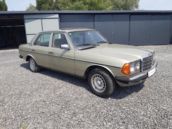 Mercedes Benz w123 sedan 230 - 6