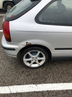Honda civic 1,4i - 6