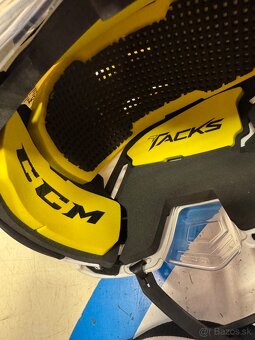 UPLNE NOVA PRILBA ELITE POLOPROFI CCM TACKS 210 S MRIEZKOU - 6