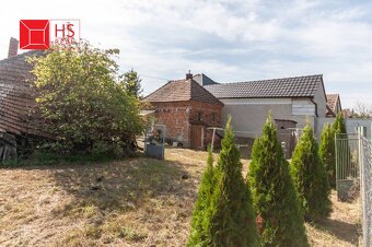 Predaj pozemku so starším RD a letnou kuchyňou - Dvory nad - 6
