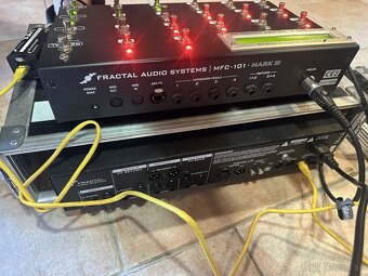 Fractal Axe-FX 2 + orig. footwitch MFC-101 mk3 + rack - 6
