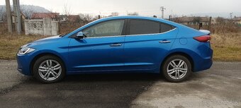 Hyundai Elantra Premium - 6