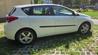 Predám TOYOTA AURIS - 6