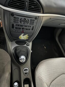 Rozpredám na diely Citroen C5 II sedan HB 1.6 HDI 9HZ - 6