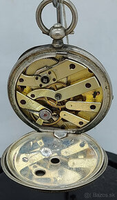 Predám funkčné strieborné starožitné vreckové hodinky s mono - 6