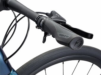 Bicykel GIANT FastRoad Advanced gravel CARBON - 6