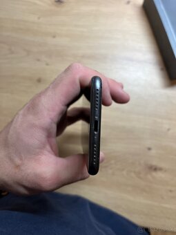 iPhone 8 - 6