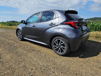 Toyota Yaris Hybrid - 6