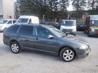 Škoda Octavia Combi 2.0 FSI 4x4 - 6