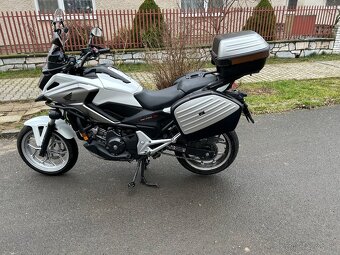Honda NC750X DCT - 6