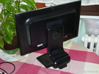 LCD monitor HP Compaq LA2206xc - 6