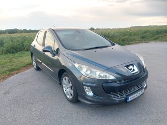 Predám Peugeot 308 hatchback automat - 6