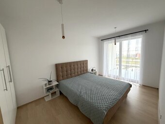 Zariadený 2 izbový byt 59m2 terasa parkovacie miesto Galanta - 6