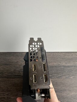 Vega 56 Gigabyte - 6