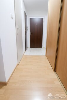 DELTA - Priestranný, zariadený 1-izbový byt na prenájom Popr - 6