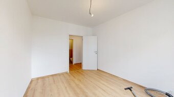 Na prenájom moderný 3-izbový byt v obľúbenej lokalite na Prú - 6