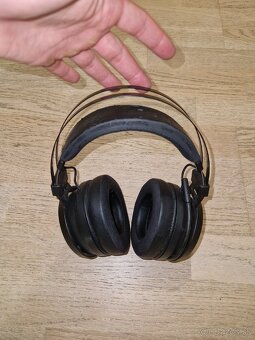 RAZER NARI ESSENTIAL - 6