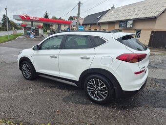 HYUNDAI TUSCON 2.0 CRDi NAFTA + HEV - 6
