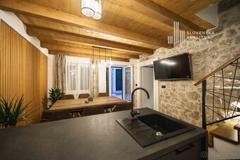 Exkluzívna kamenná vila s vírivkou a 360° panoramatickým výh - 6